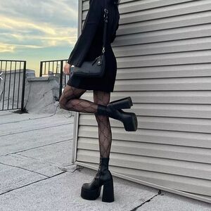 Steve‎ Madden Cobra leather chunky heeled boots Size 8.5 black platform 70’s